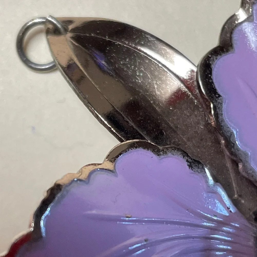 50s Lavender & Gold Orchid Pendant - Picture 3 of 6